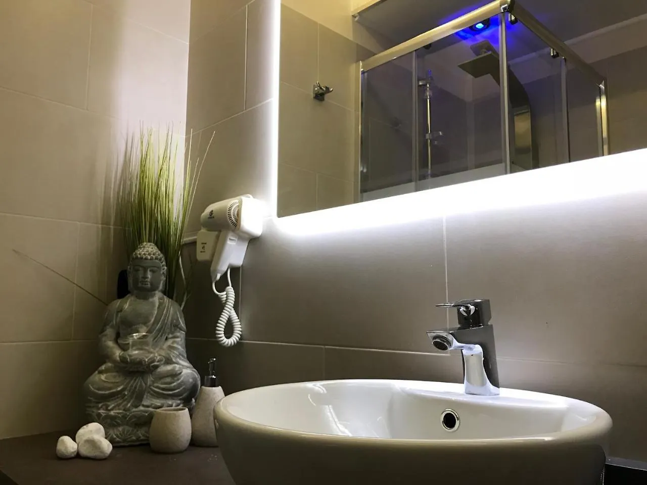 招待所 Samsara & Nirvana Suite 卡塔尼亚